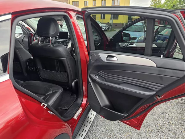 Mercedes-Benz GLE 400i V6 TZ Panorama AMG - foto 17