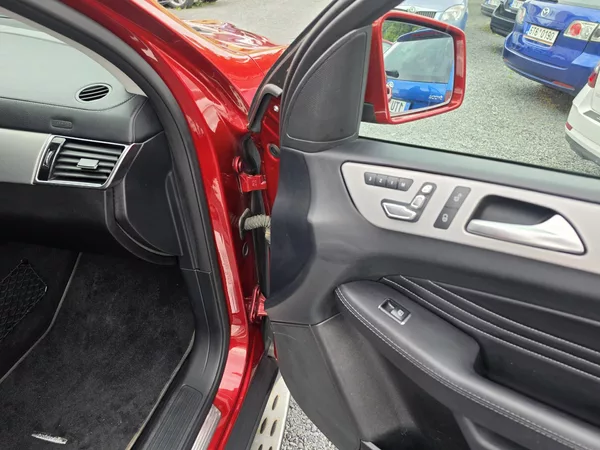 Mercedes-Benz GLE 400i V6 TZ Panorama AMG - foto 20