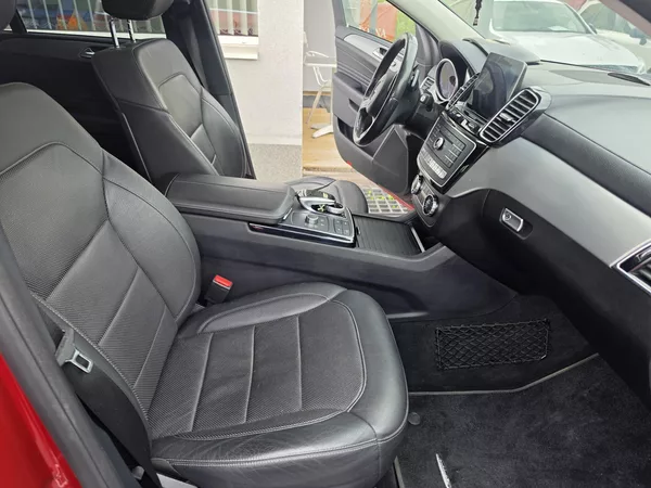 Mercedes-Benz GLE 400i V6 TZ Panorama AMG - foto 21
