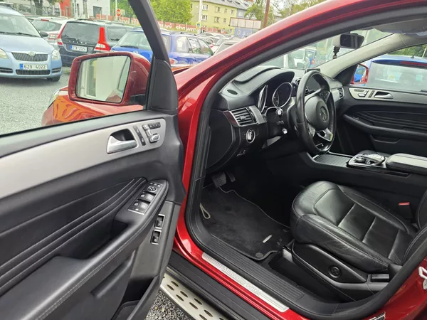 Mercedes-Benz GLE 400i V6 TZ Panorama AMG - foto 23