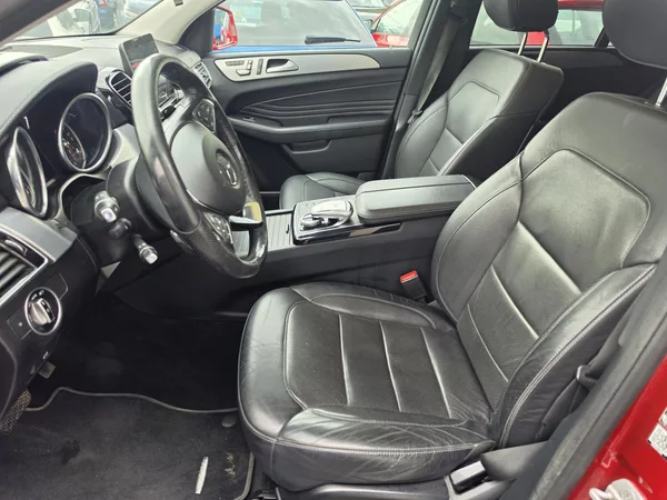 Mercedes-Benz GLE 400i V6 TZ Panorama AMG - foto 24
