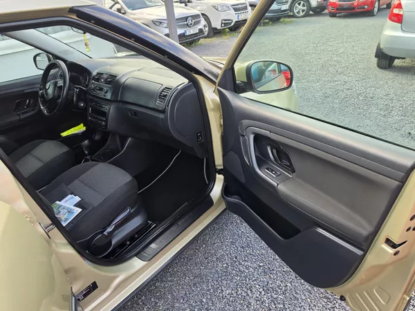 Škoda Fabia 1.2 TSI Scout - foto 15