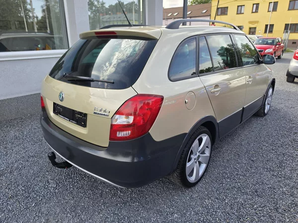 Škoda Fabia 1.2 TSI Scout - foto 4