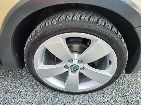 Škoda Fabia 1.2 TSI Scout - foto 7