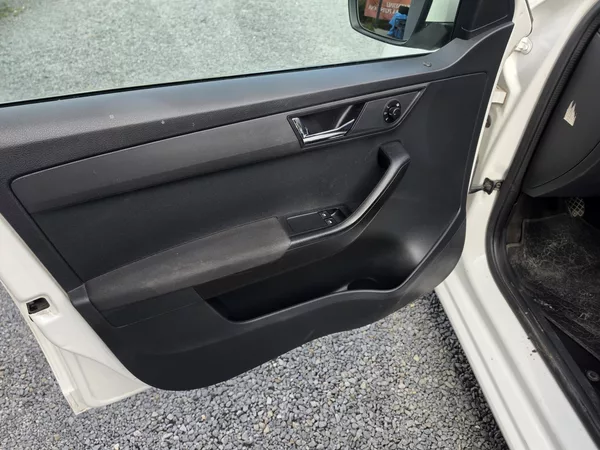 Škoda Fabia 1.4 TDI Parkovací senzory - foto 14