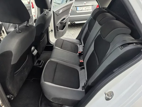 Škoda Fabia 1.4 TDI Parkovací senzory - foto 7