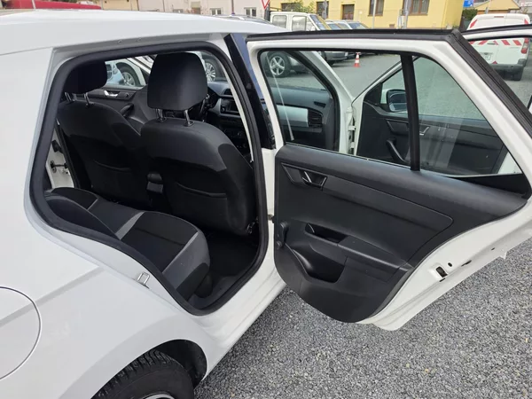 Škoda Fabia 1.4 TDI Parkovací senzory - foto 9