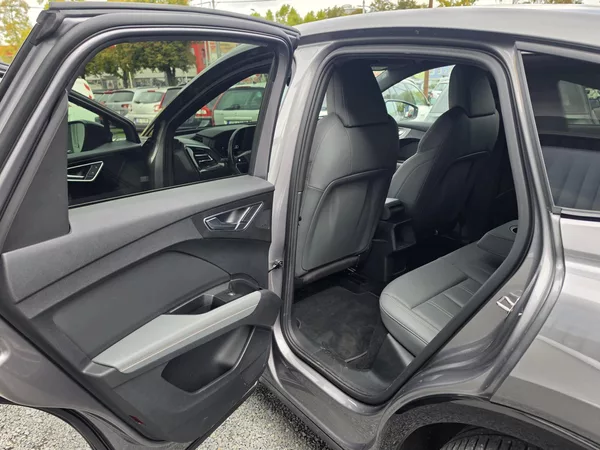 Audi Q4 e-tron 40 150KW Kamera Sonos Matrix - foto 8