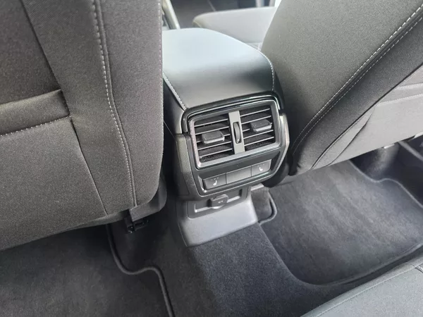 Škoda Karoq 2.0 TDI DSG Sport Line - foto 11