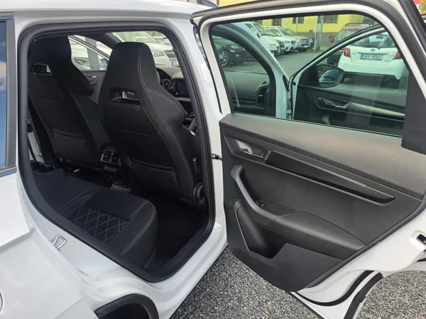 Škoda Karoq 2.0 TDI DSG Sport Line - foto 12