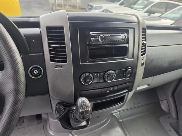 Volkswagen Crafter 2.5 TDI 100kw 6ti 8 Paleta - foto 33