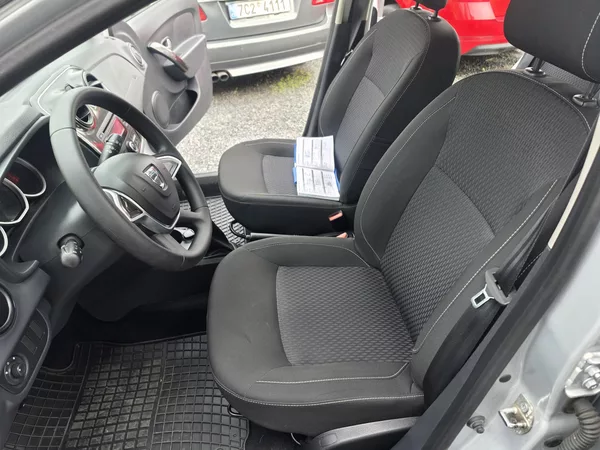 Dacia Sandero 1.1 Klimatizace - foto 11