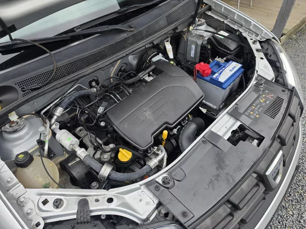 Dacia Sandero 1.1 Klimatizace - foto 13