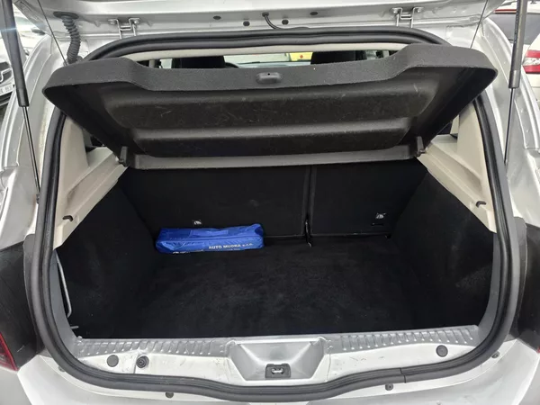 Dacia Sandero 1.1 Klimatizace - foto 5