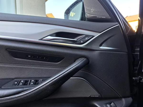 BMW Řada 5 520D TZ Sport Line Harman - foto 30