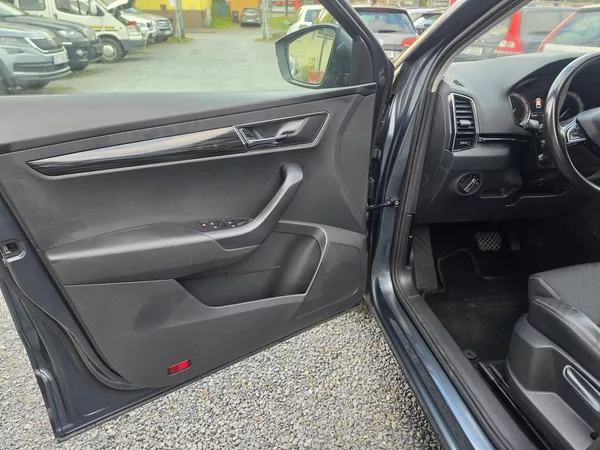Škoda Karoq 1.5 TSI Navi Kamera TZ - foto 15
