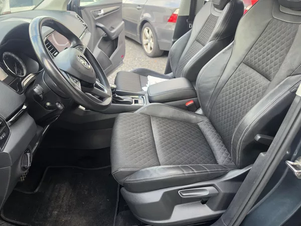 Škoda Karoq 1.5 TSI Navi Kamera TZ - foto 16