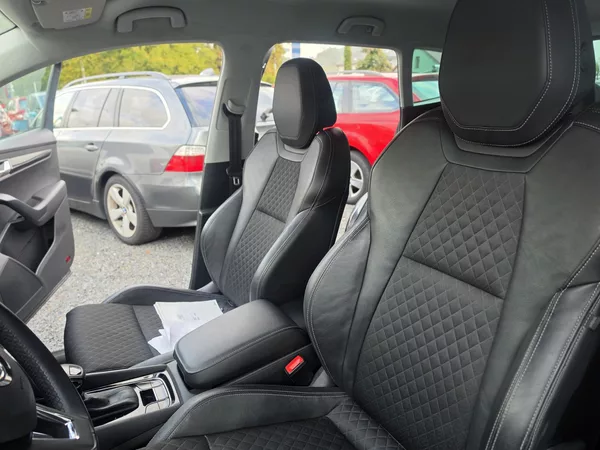Škoda Karoq 1.5 TSI Navi Kamera TZ - foto 17