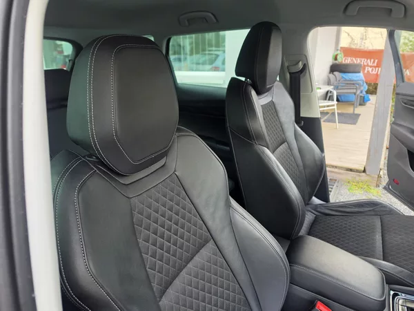 Škoda Karoq 1.5 TSI Navi Kamera TZ - foto 22