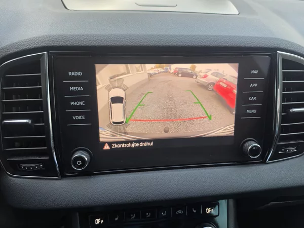 Škoda Karoq 1.5 TSI Navi Kamera TZ - foto 25