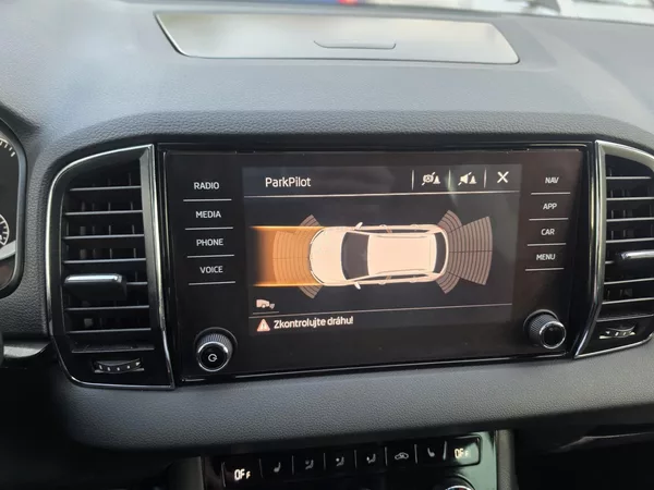 Škoda Karoq 1.5 TSI Navi Kamera TZ - foto 26