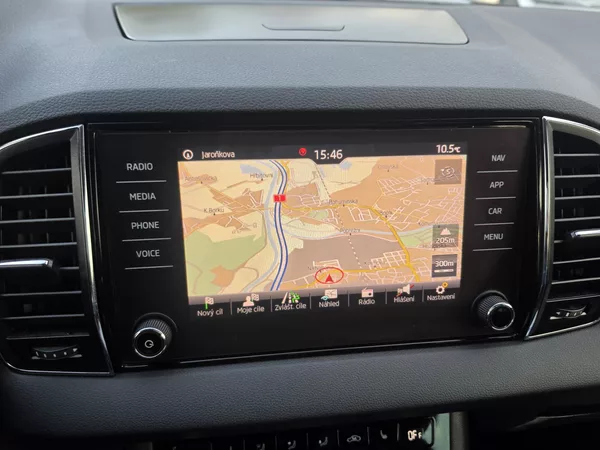 Škoda Karoq 1.5 TSI Navi Kamera TZ - foto 27