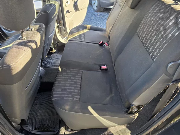 Dacia Logan 1.6 i 62kw Klimatizace - foto 13
