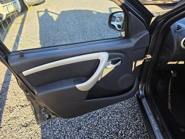 Dacia Logan 1.6 i 62kw Klimatizace - foto 15
