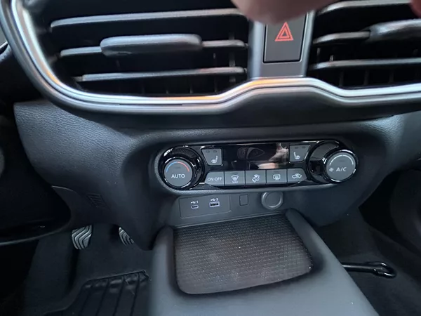 Nissan Juke 1.0 DIG-T 84kw 6 MT Acenta - foto 7