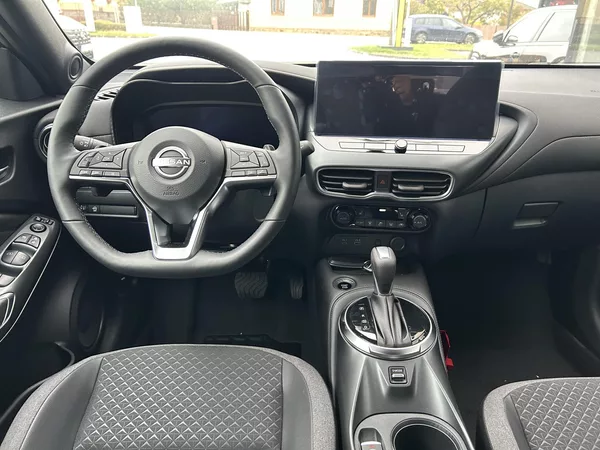 Nissan Juke 1.0 DIG-T 114 Autom N-CONNECTA - foto 5
