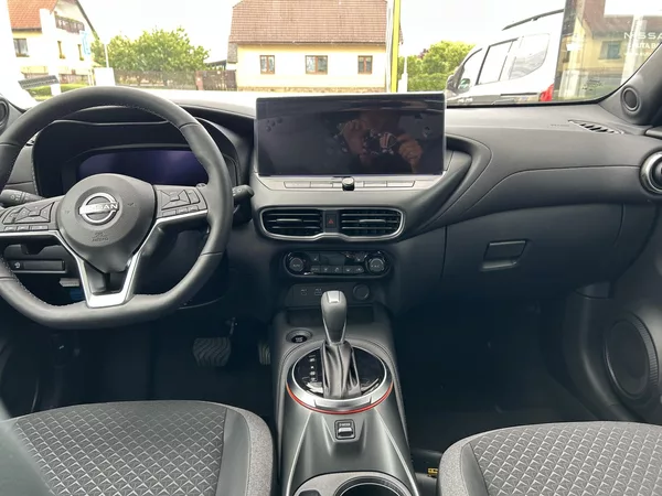 Nissan Juke 1.0 DIG-T 114 Autom N-CONNECTA - foto 8