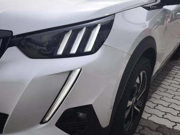 Peugeot 2008 2020 ČR GT Line 1.2 PT 96kW - foto 26