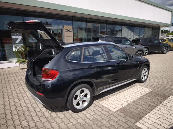 BMW X1 2011 ČR 2.0d 150kW 2.MAJITEL - foto 23