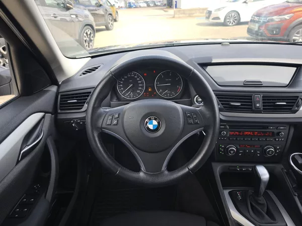 BMW X1 2011 ČR 2.0d 150kW 2.MAJITEL - foto 6