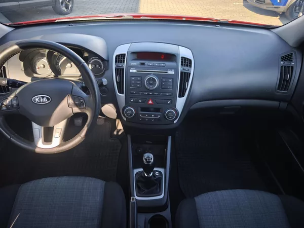 Kia Ceed 2011 ČR 1.6 CRDi 85kW - foto 11