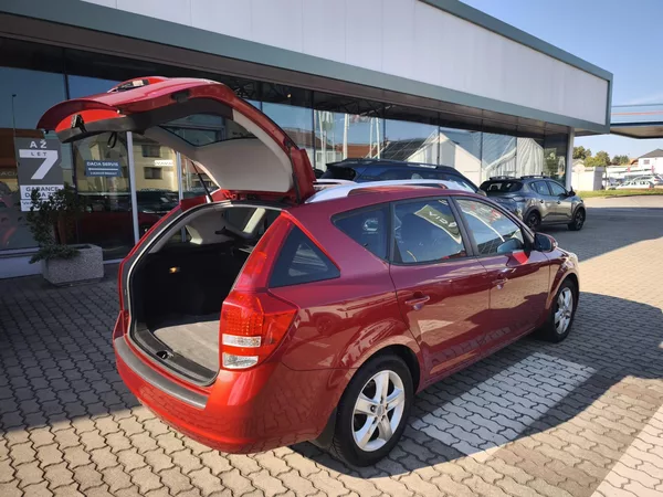 Kia Ceed 2011 ČR 1.6 CRDi 85kW - foto 25