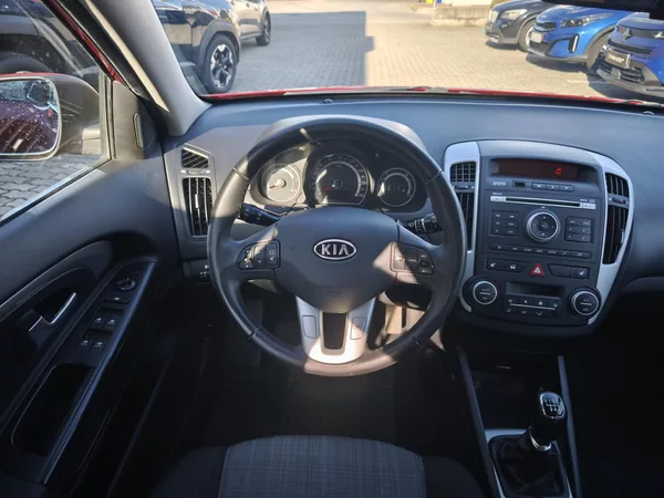 Kia Ceed 2011 ČR 1.6 CRDi 85kW - foto 6