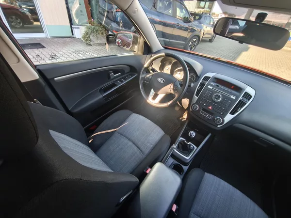 Kia Ceed 2011 ČR 1.6 CRDi 85kW - foto 7