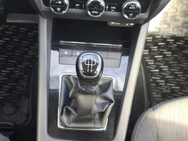 Škoda Octavia 2017 ČR 1.6 TDI 85kW STYLE - foto 14