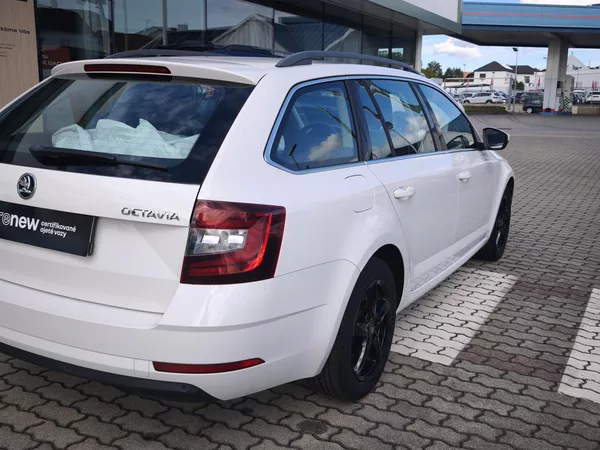 Škoda Octavia 2017 ČR 1.6 TDI 85kW STYLE - foto 25
