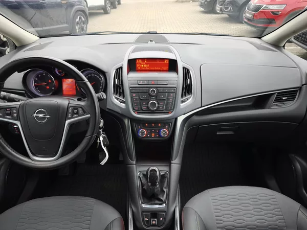 Opel Zafira 2012 ČR 1.4T 103kW - foto 10