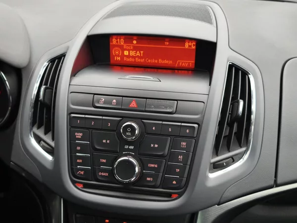 Opel Zafira 2012 ČR 1.4T 103kW - foto 11