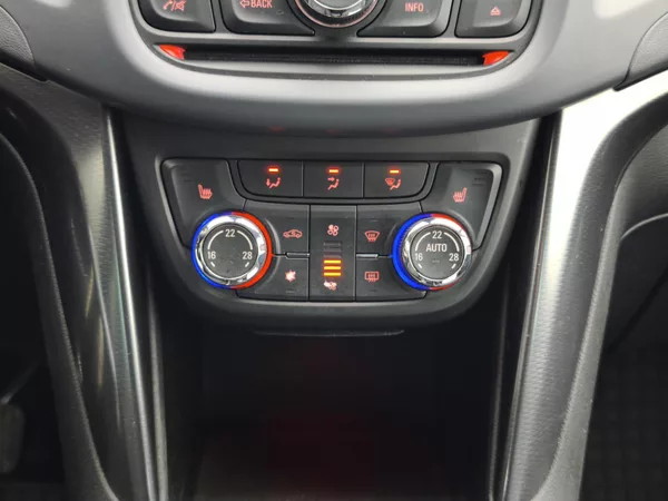 Opel Zafira 2012 ČR 1.4T 103kW - foto 12