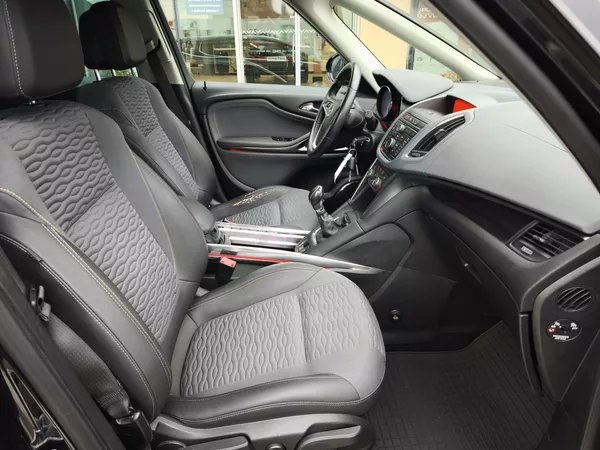 Opel Zafira 2012 ČR 1.4T 103kW - foto 15