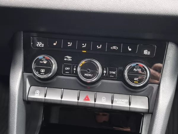 Škoda Karoq 2018 ČR 1.0TSI 85kW - foto 14