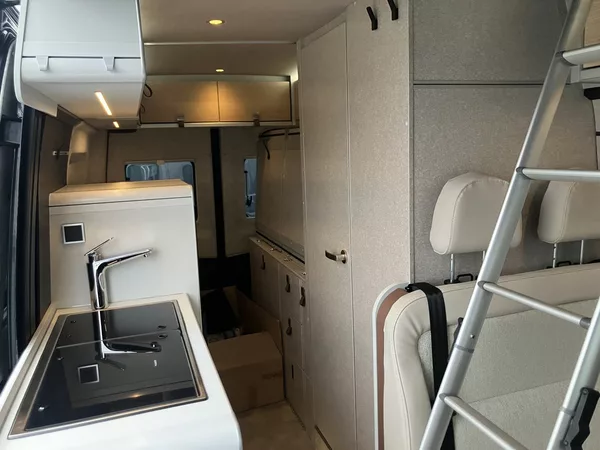 Hymer Grand Canyon S 4x4 střecha - foto 13