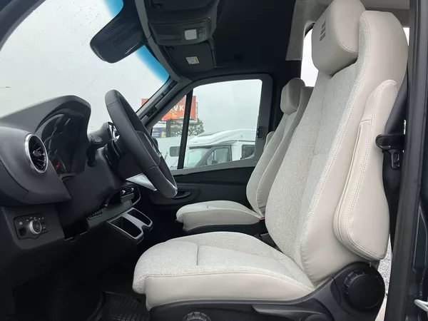 Hymer Grand Canyon S 4x4 střecha - foto 7
