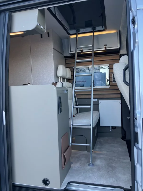 Hymer Grand Canyon S 4x4 střecha - foto 11