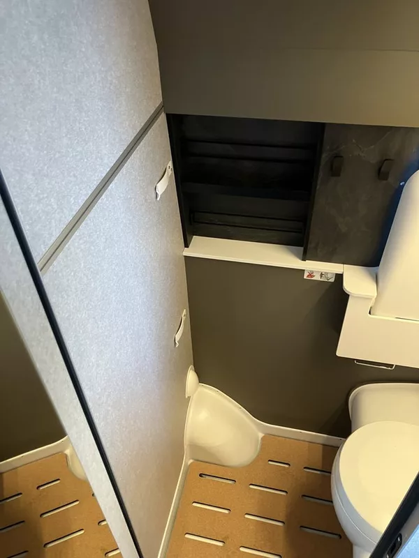 Hymer Grand Canyon S 4x4 střecha - foto 18