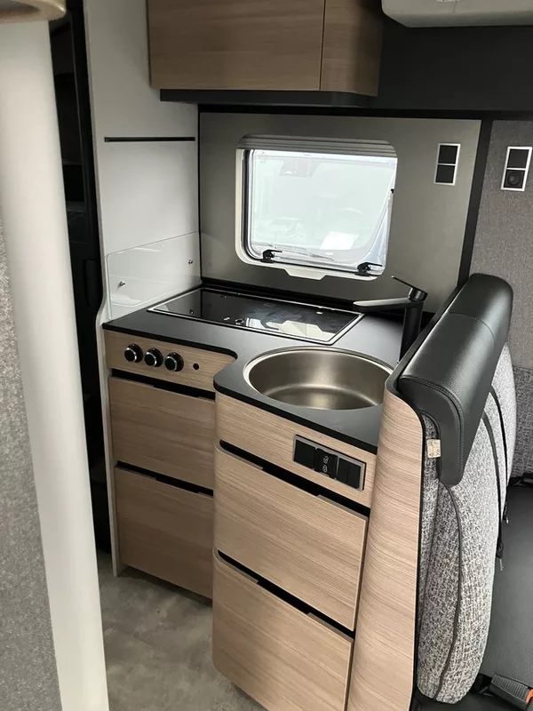 Hymer MCT600 el. postel Premium MY26 - foto 11